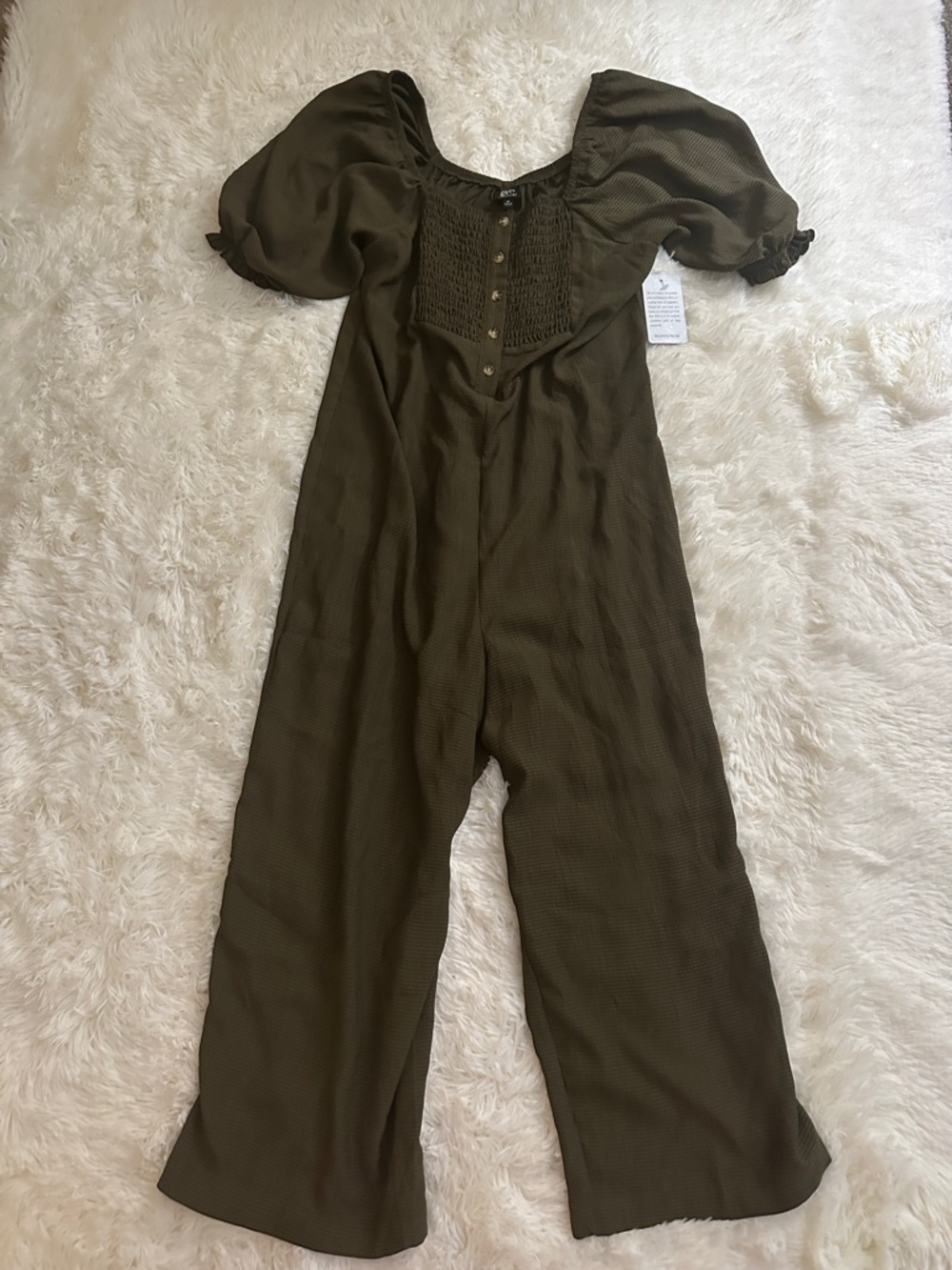 bobeau Olive Puff-Sleeve Smocked Jumpsuit - Picture 6 of 10